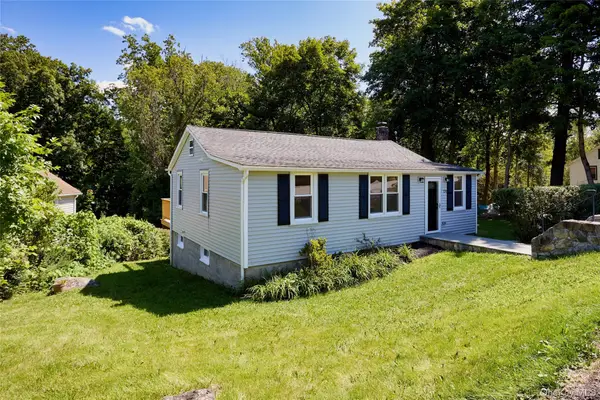 28 Brewster Drive, Carmel, NY 10512