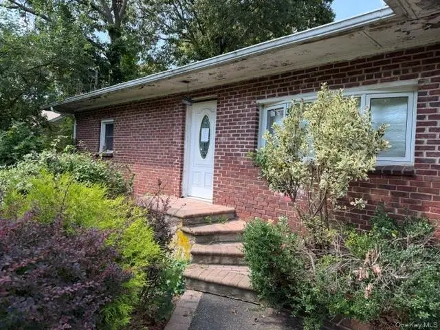 34 Raymond Court, Holbrook, NY 11741 - #1