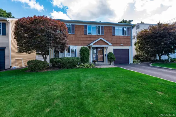 607 7th Avenue, East Northport, NY 11731