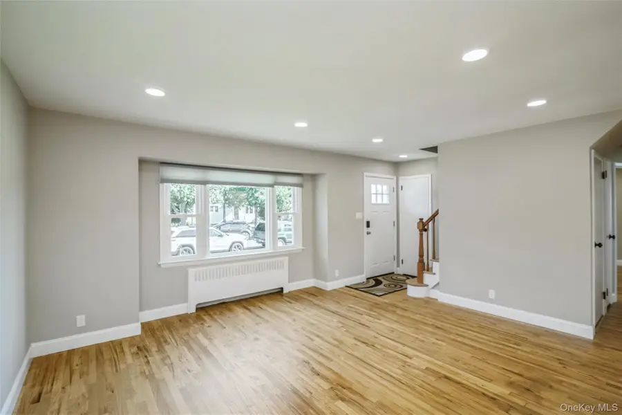 216 N Hawthorne Street, Massapequa, NY 11758 - #3