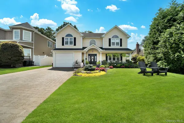 1836 Gardenia Avenue, Merrick, NY 11566