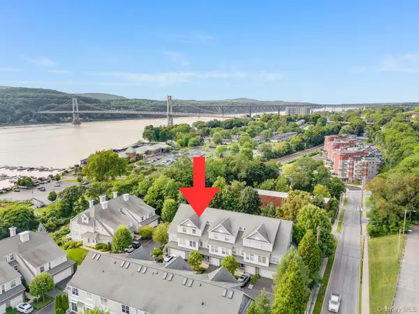 303 Bridgeview Drive, Poughkeepsie, NY 12601
