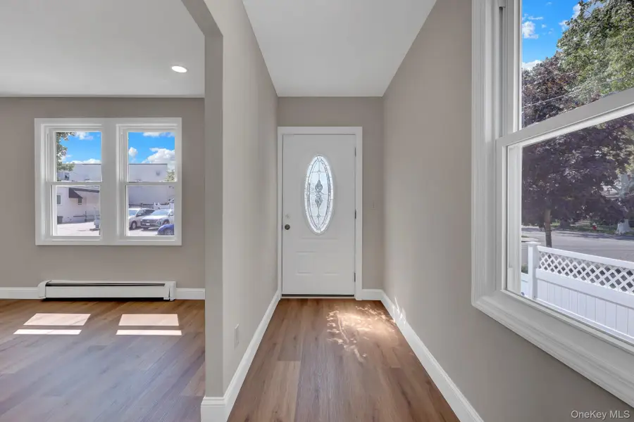 15 Stratford Avenue, Williston Park, NY 11596 - #3
