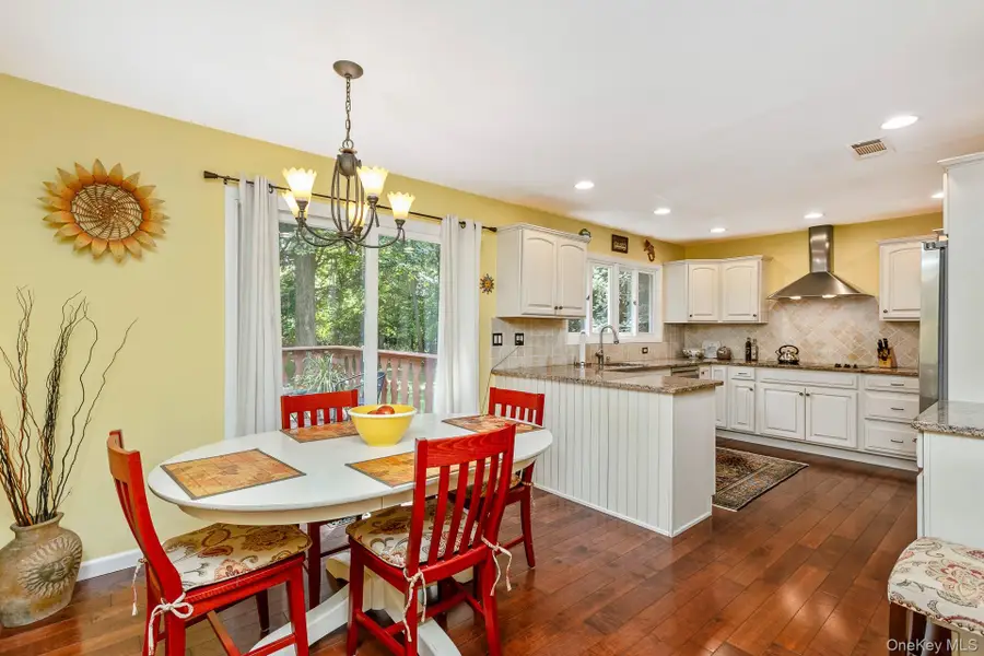 1 Valleywood Court W, Head Of The Harbor, NY 11780 - #3