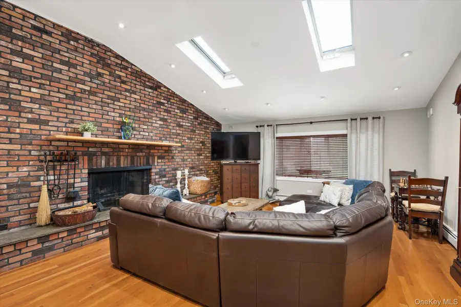 1118 Howard Drive, Westbury, NY 11590 - #3