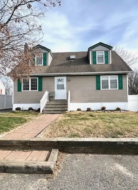 51 N Clinton Avenue, Patchogue, NY 11772 - #2