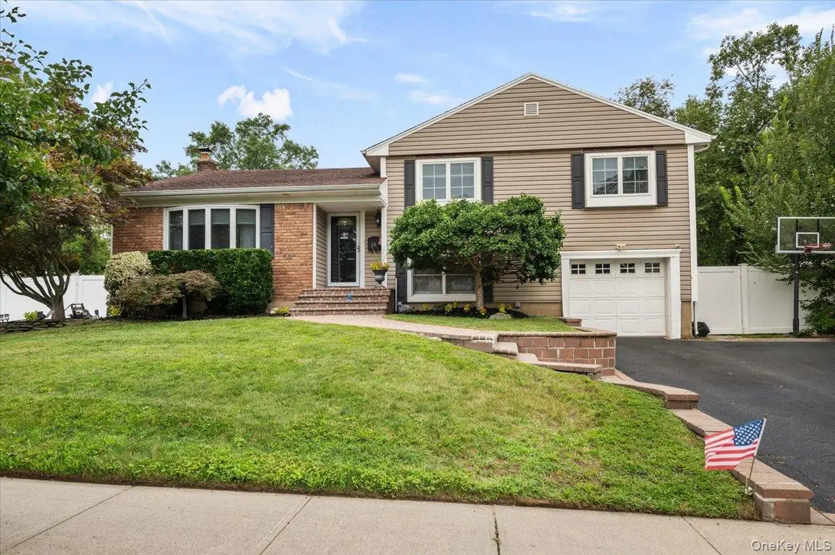 15 Eleanor Road, Plainview, NY 11803 - #1