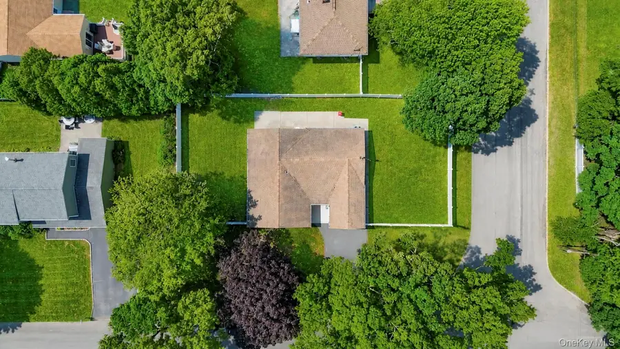 10 Helene Drive, Shirley, NY 11967 - #2