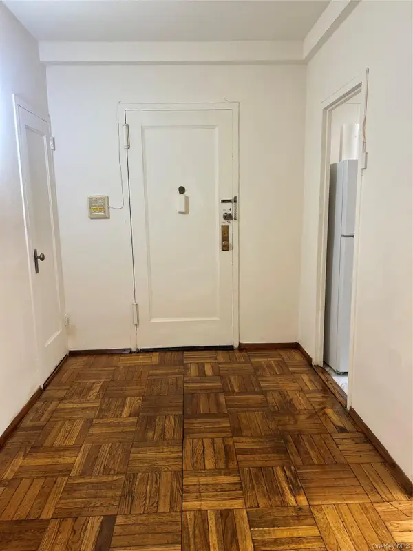 1569 Metropolitan Avenue #5C, Bronx, NY 10462