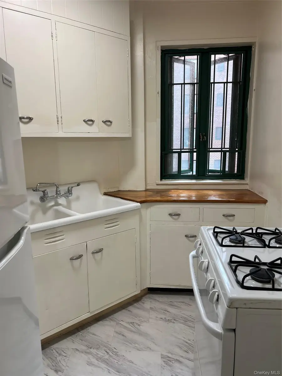 1569 Metropolitan Avenue #5C, Bronx, NY 10462 - #2