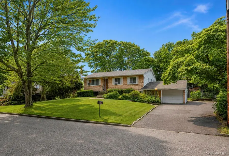 35 Hart Street, Port Jefferson Station, NY 11776 - #3