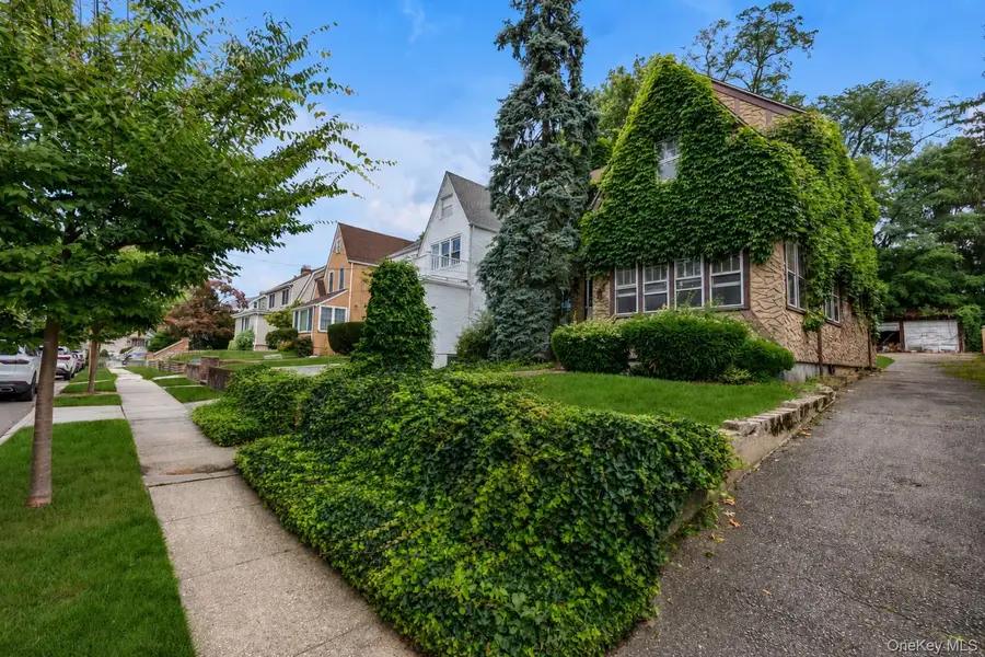 45-51 Zion Street, Little Neck, NY 11362 - #2