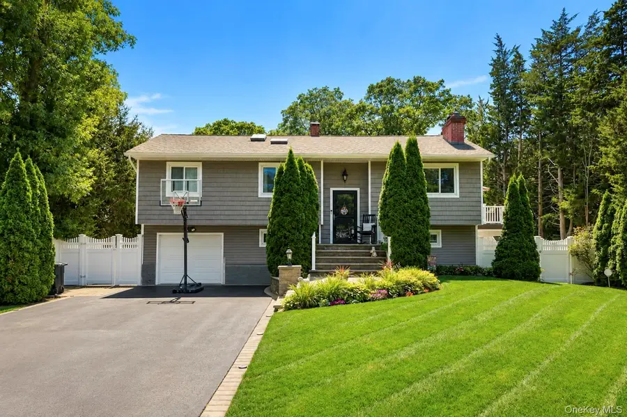 12 Linden Lane, Farmingville, NY 11738 - #2