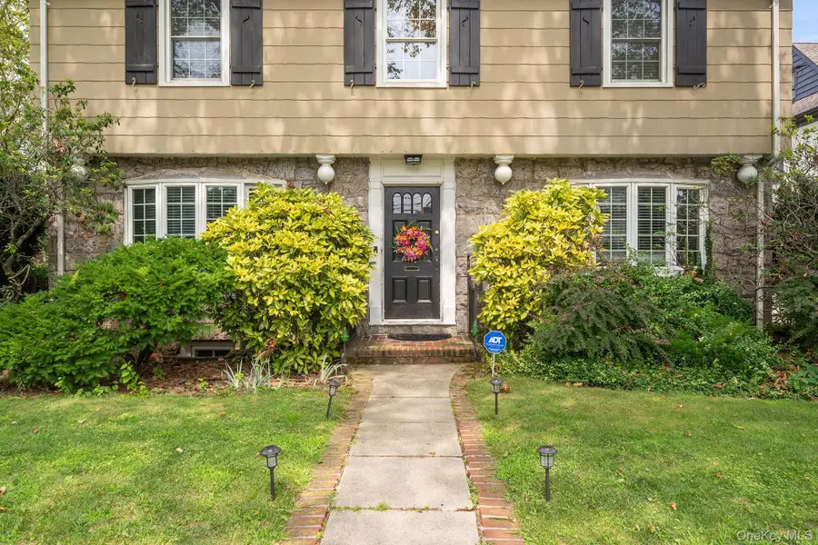 3 Demott Avenue, Rockville Centre, NY 11570 - #3