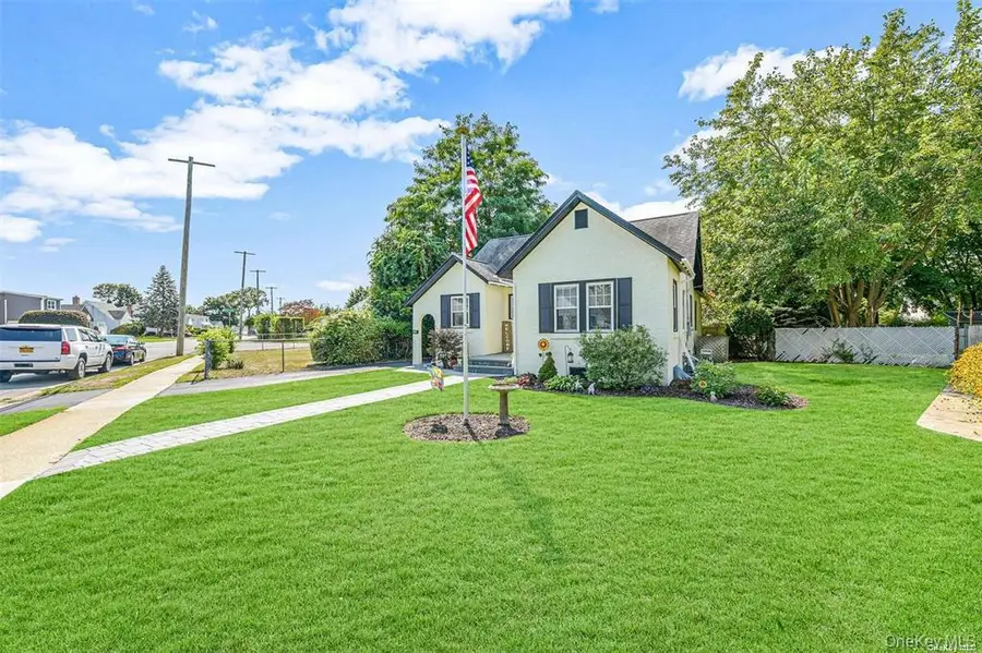510 Secatogue Avenue, Farmingdale, NY 11735 - #2