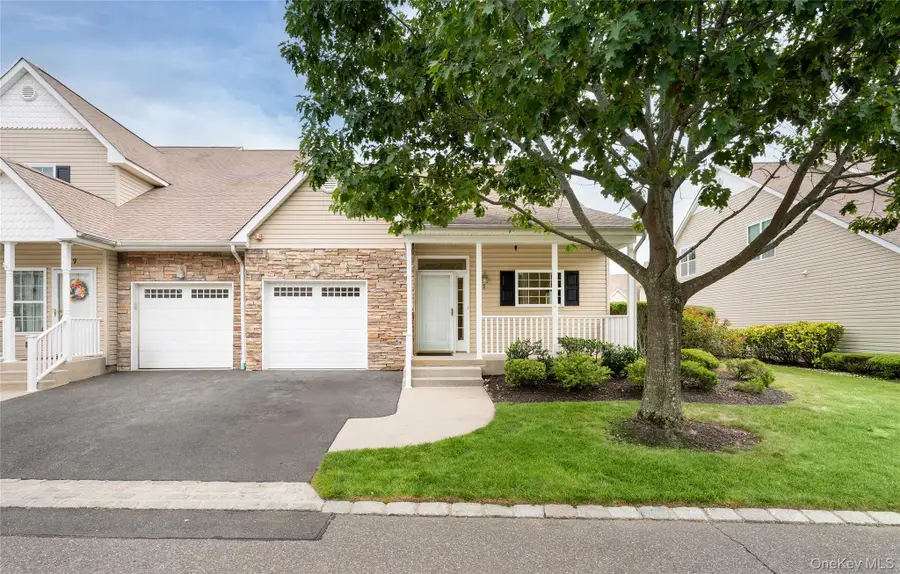 7 Pond Circle, Mount Sinai, NY 11766 - #2