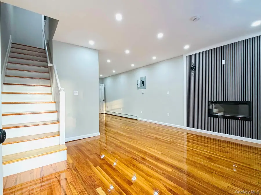 2938 Bouck Avenue, Bronx, NY 10469 - #3