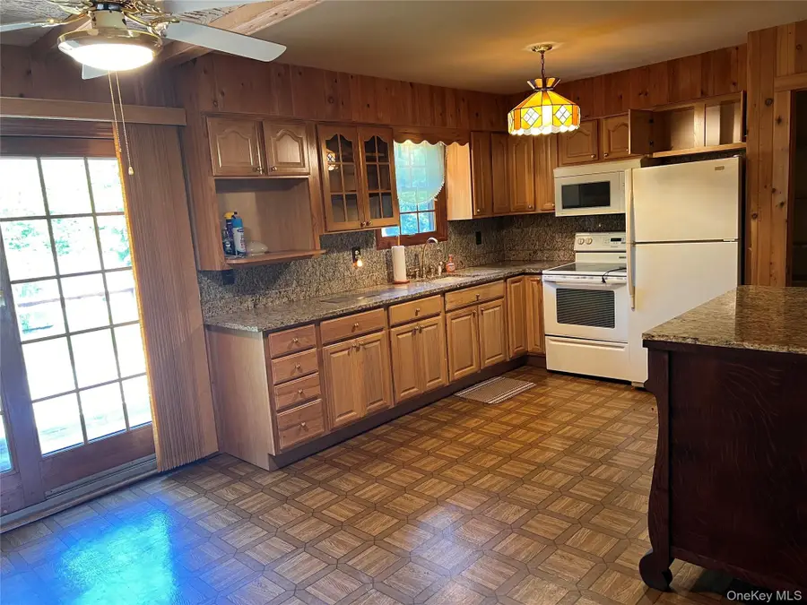 27 W Tiana Road #A, Hampton Bays, NY 11946 - #3