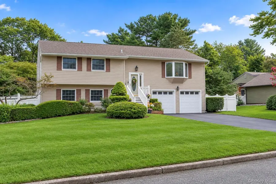 40 Nantucket Drive, Medford, NY 11763 - #3