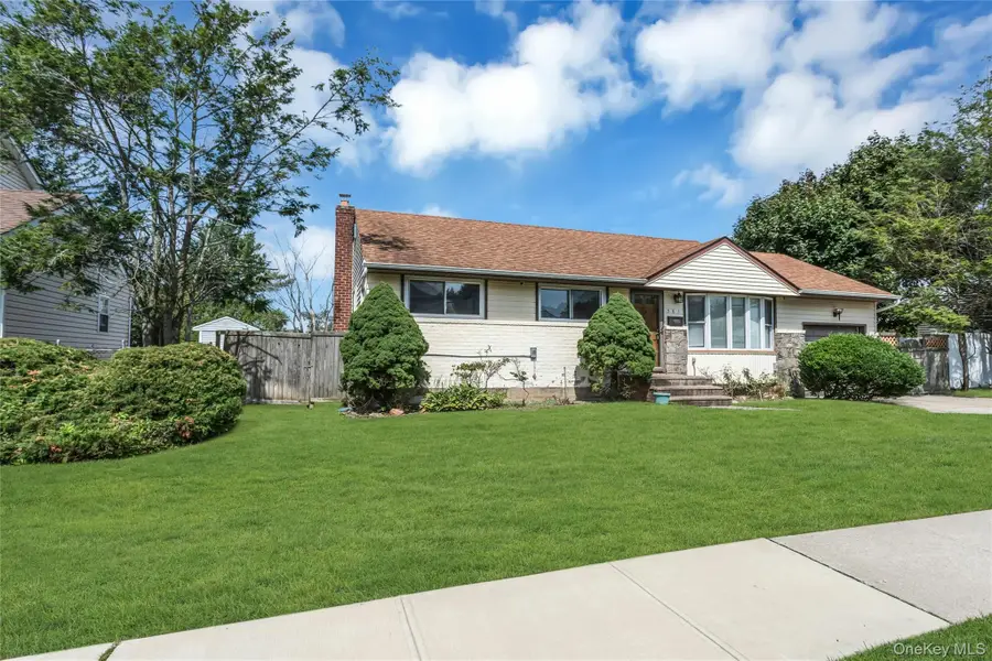 581 Plainview Road, Plainview, NY 11803 - #2