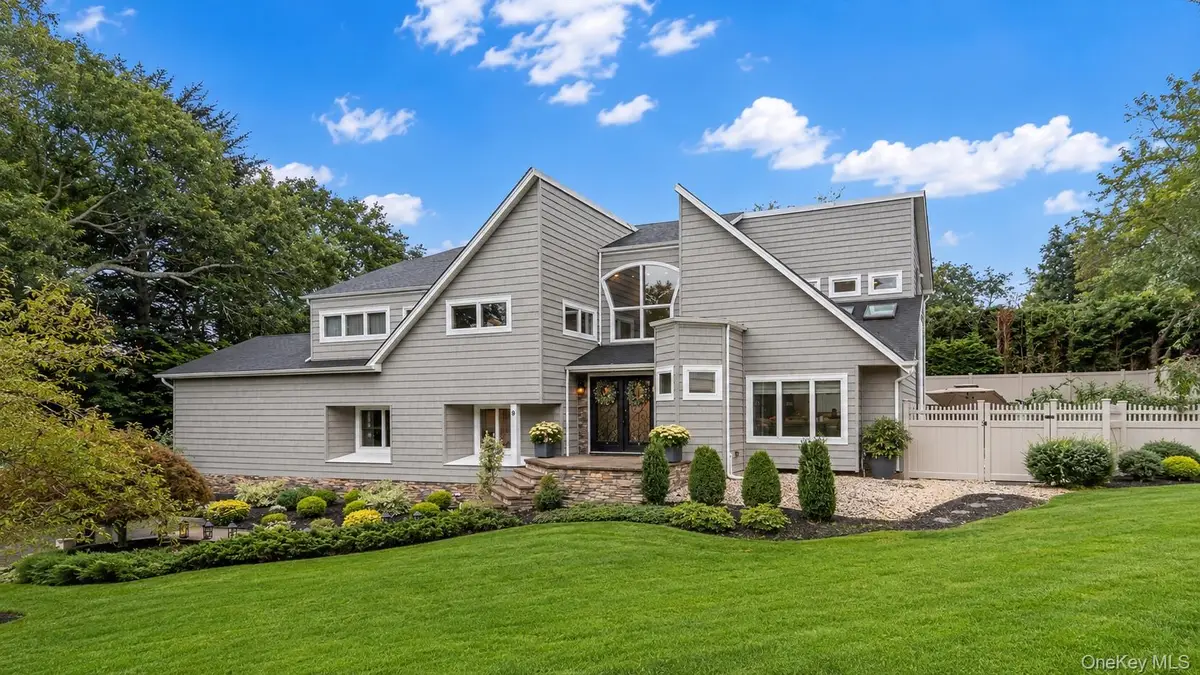9 Sorgi Court, Plainview, NY 11803 - #1