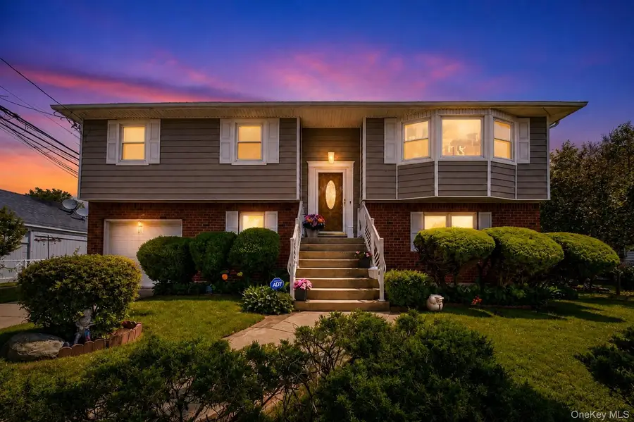 8 Laurel Lane, Levittown, NY 11756 - #2