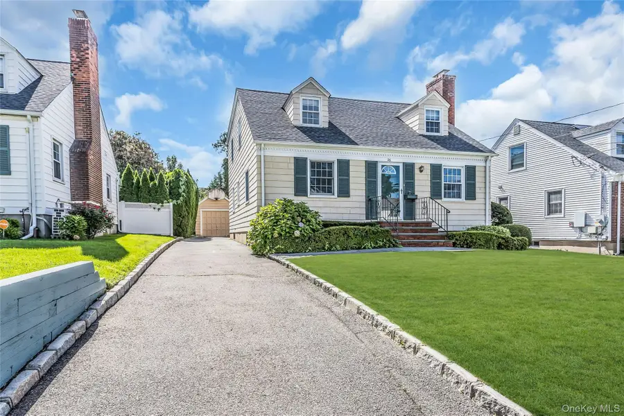 26 Ridge Drive, Manhasset, NY 11030 - #2