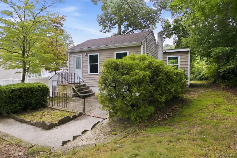 34 Whitestone Road, Sound Beach, NY 11789 - #2