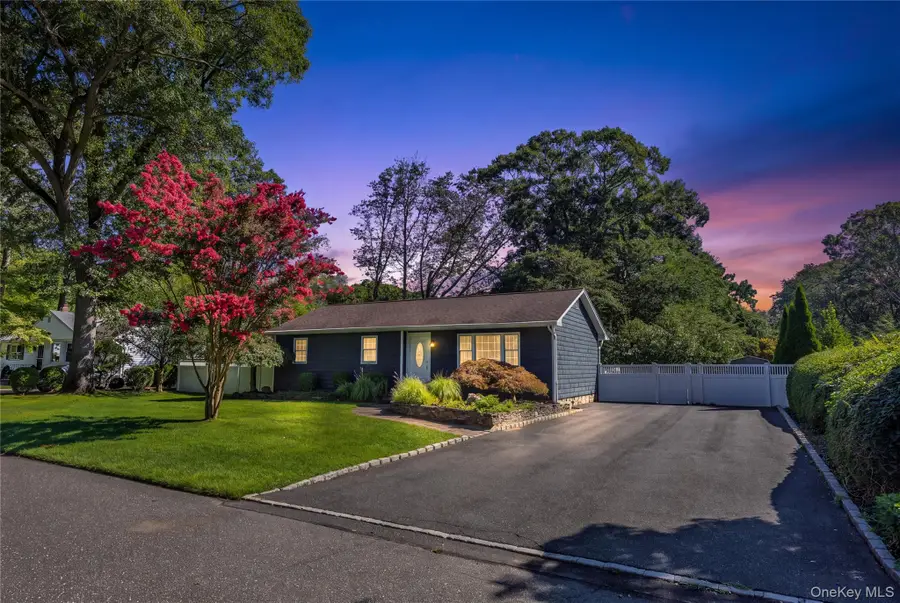 45 Marbeth Circle, Miller Place, NY 11764 - #2