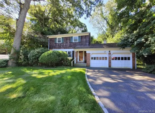 5 Pan Court, South Huntington, NY 11746