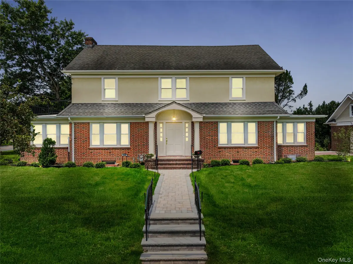 220 Pomander Road, Mineola, NY 11501 - #1