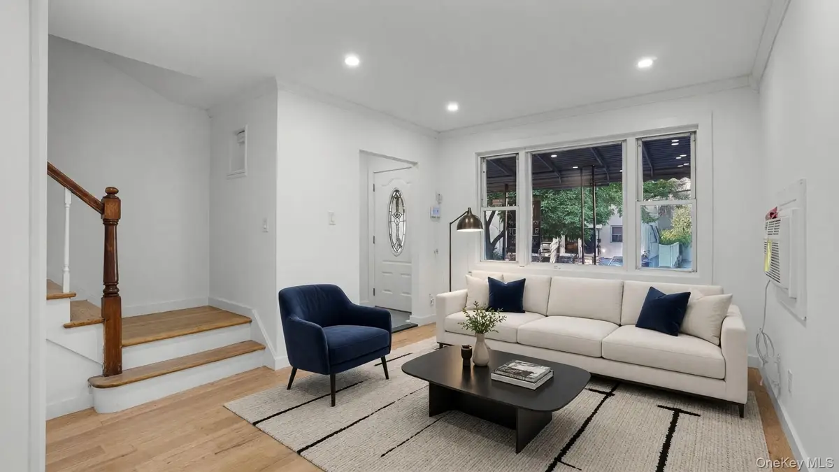 4135 Murdock Avenue, Bronx, NY 10466 - #1