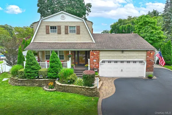 29 Boxwood Drive, Kings Park, NY 11754