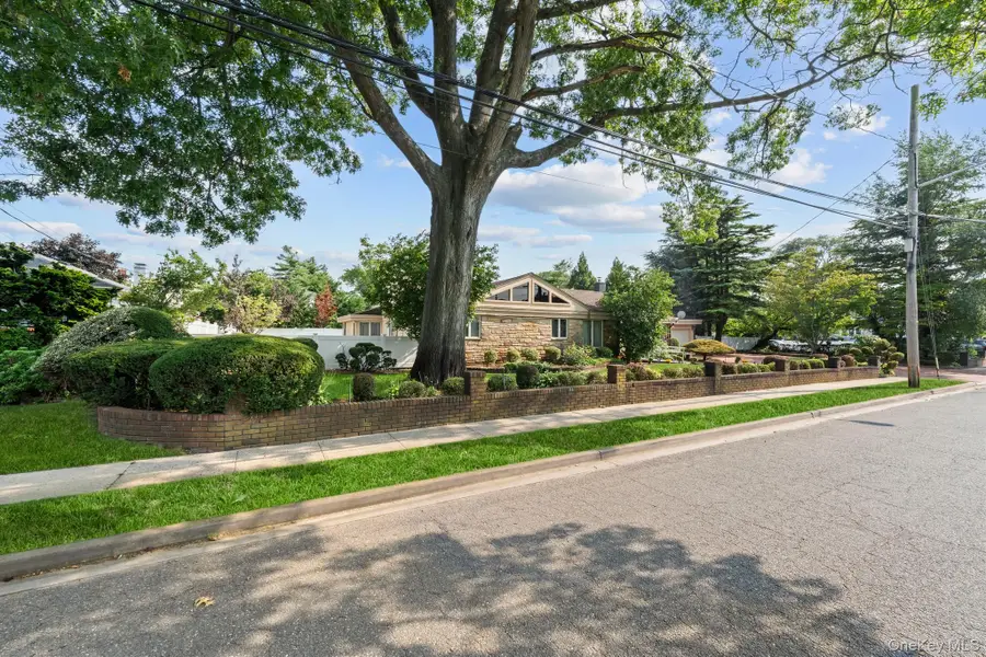 171 S Kensington Avenue, Rockville Centre, NY 11570 - #2