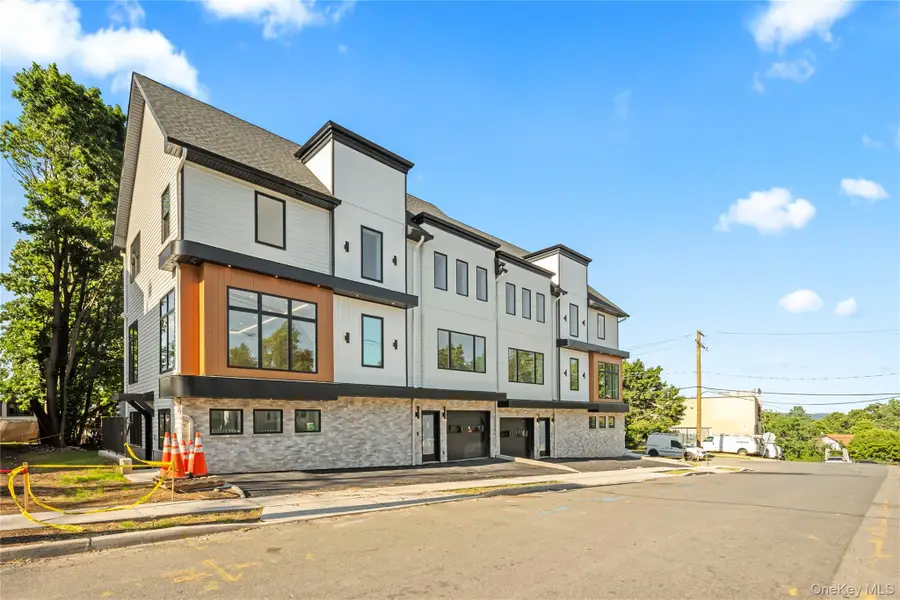 9 Lincoln Street #202, Spring Valley, NY 10977 - #2