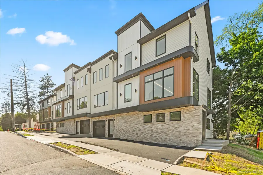 9 Lincoln Street #202, Spring Valley, NY 10977 - #3