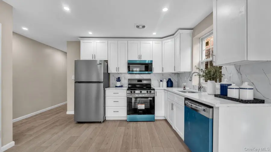 955 E 229th Street, Bronx, NY 10466 - #3