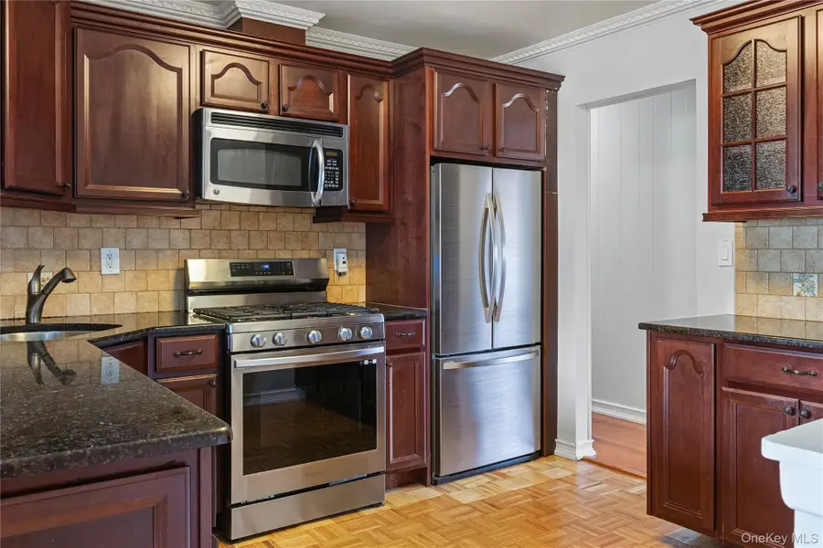 75 Linden Boulevard, Hicksville, NY 11801 - #2