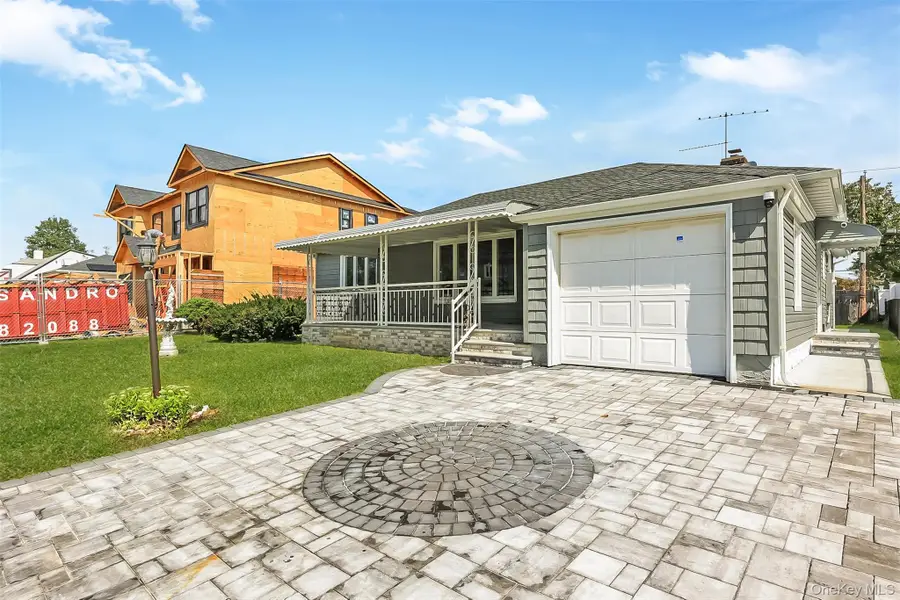 2088 Renfrew Avenue, Elmont, NY 11003 - #2