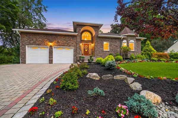 13 Spruce Lane, West Nyack, NY 10994