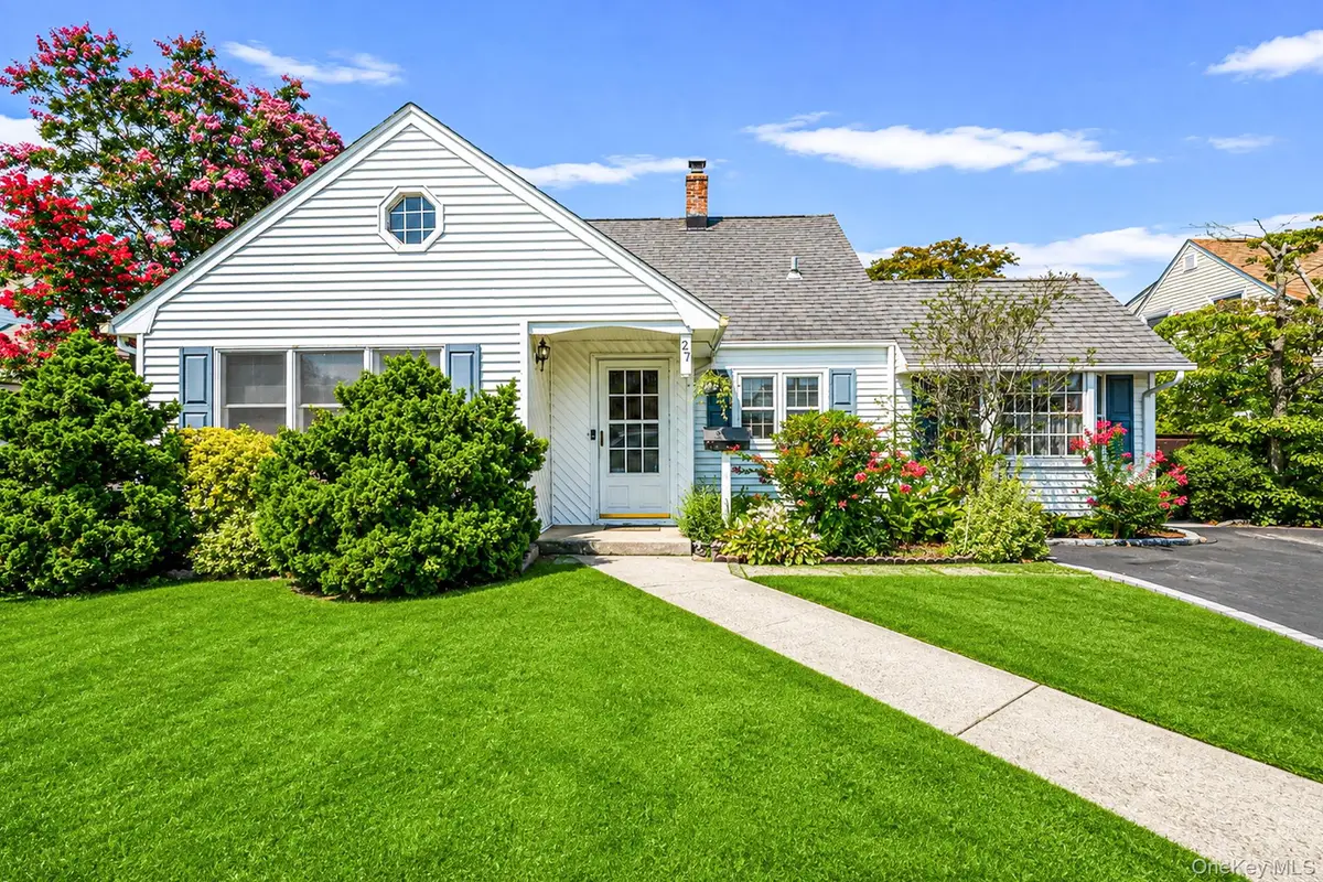 27 Old Farm Road, Levittown, NY 11756 - #1
