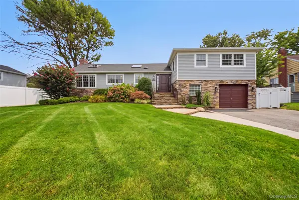 5 Renee Place, Massapequa Park, NY 11762