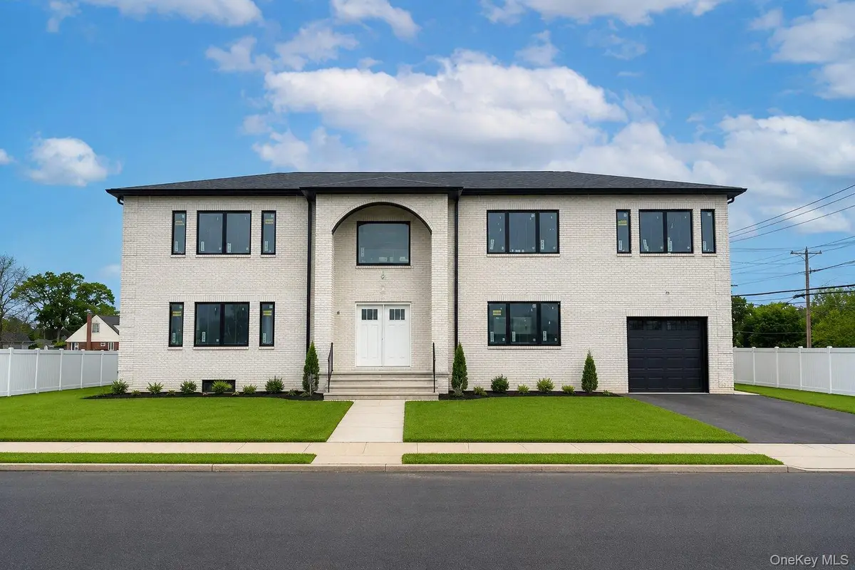 423 Holmes Street, Levittown, NY 11756 - #1