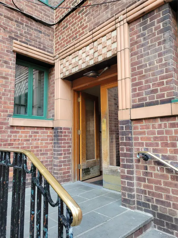 1503 Metropolitan Avenue #2F, Bronx, NY 10462