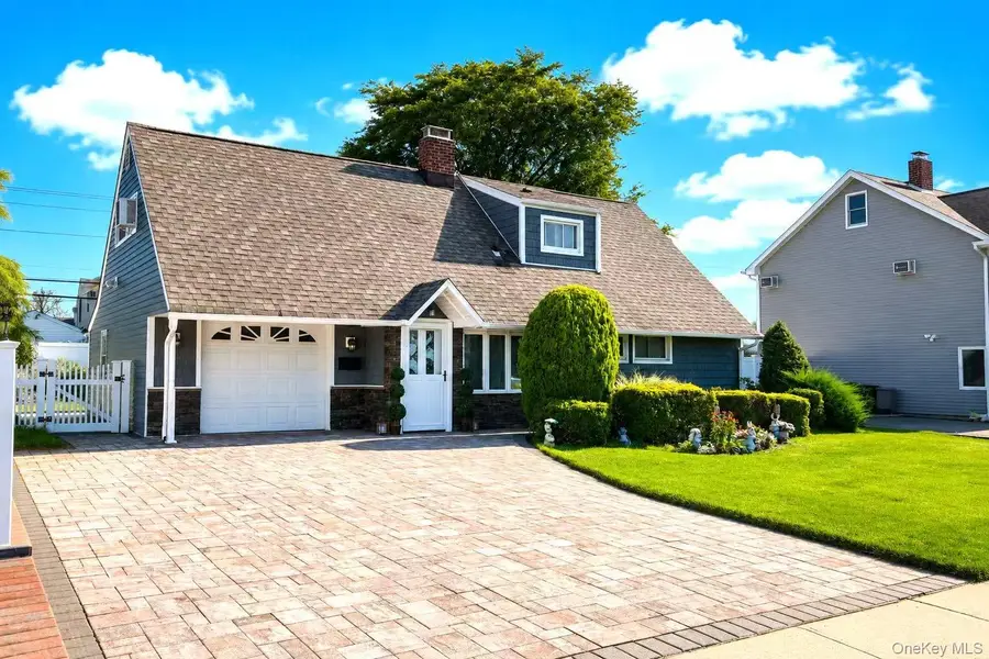 31 Sunrise Lane, Levittown, NY 11756 - #2