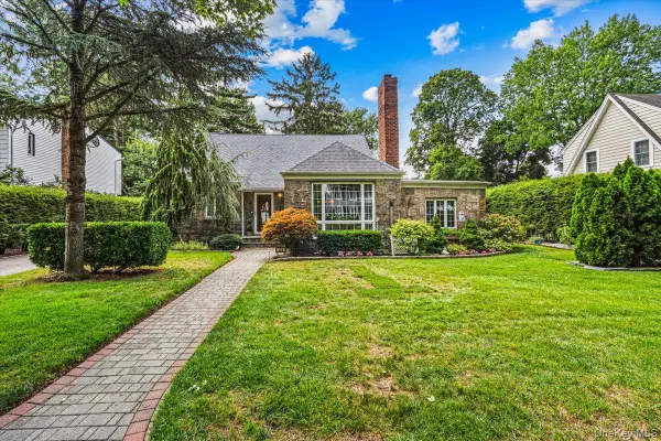 138 Locust Street, Garden City, NY 11530