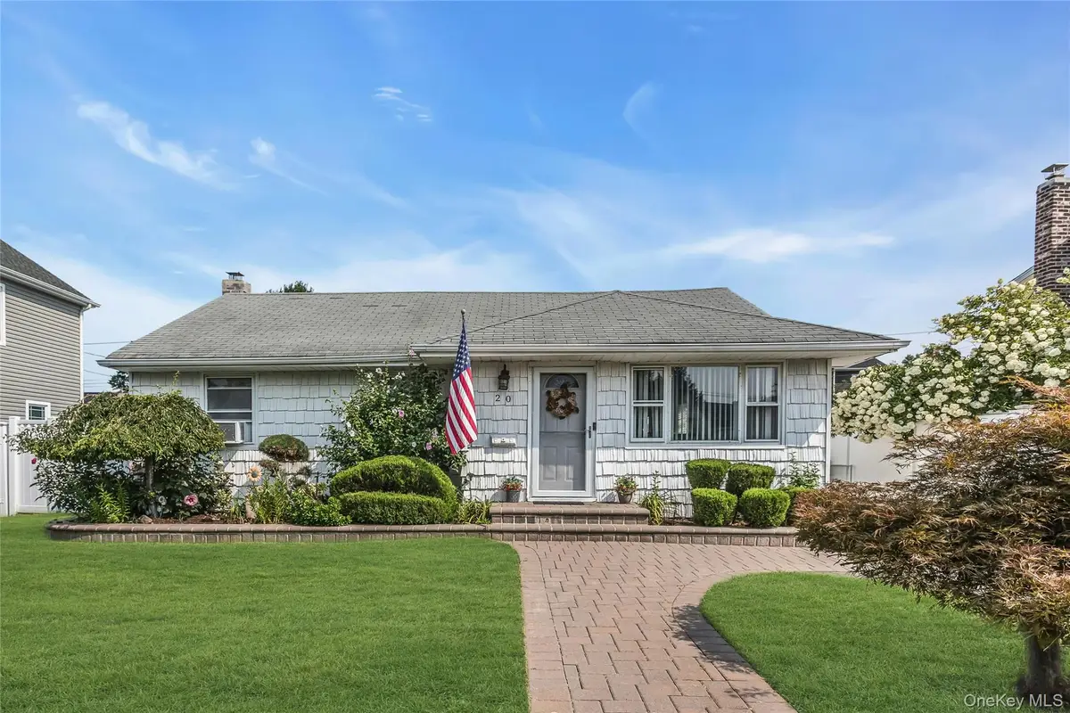 20 Jamaica Avenue, Plainview, NY 11803 - #1