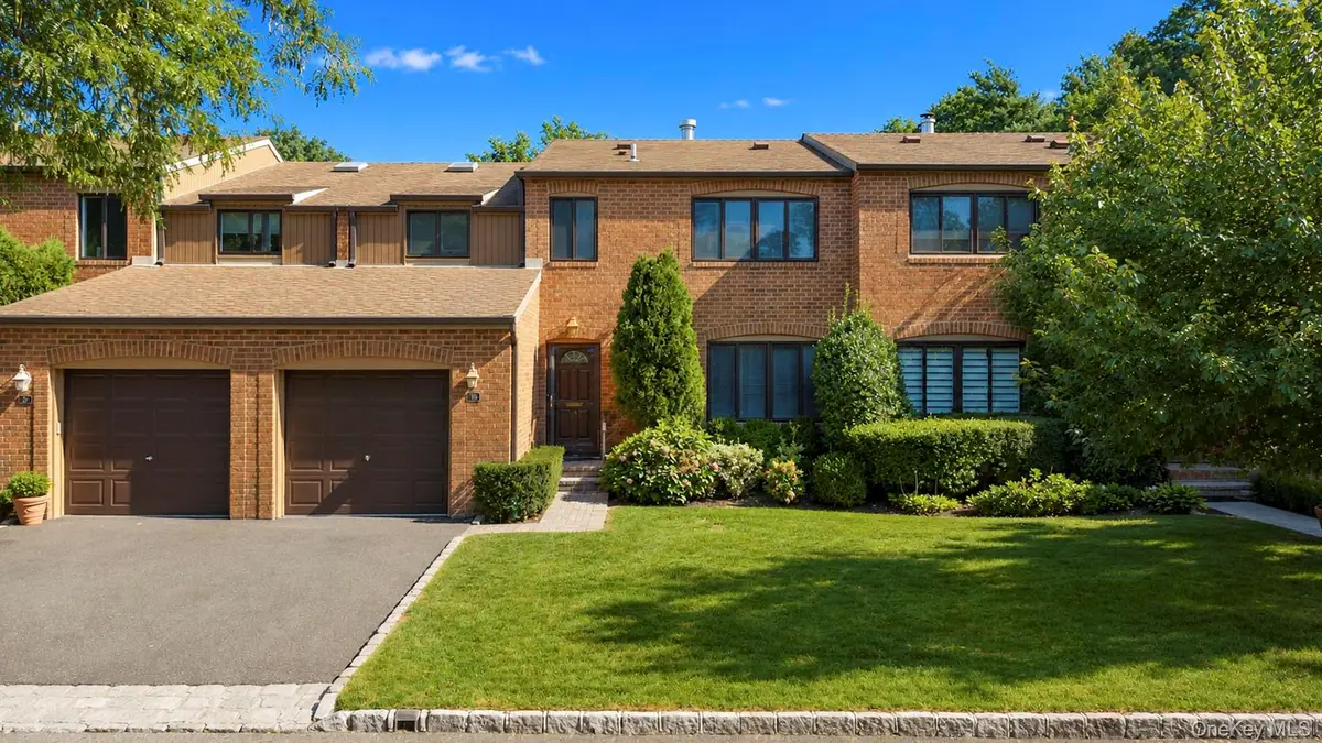 95 Windsor Gate Drive, New Hyde Park, NY 11040 - #1