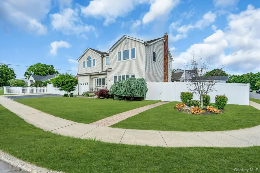 7 Mohawk Drive, Massapequa, NY 11758 - #3