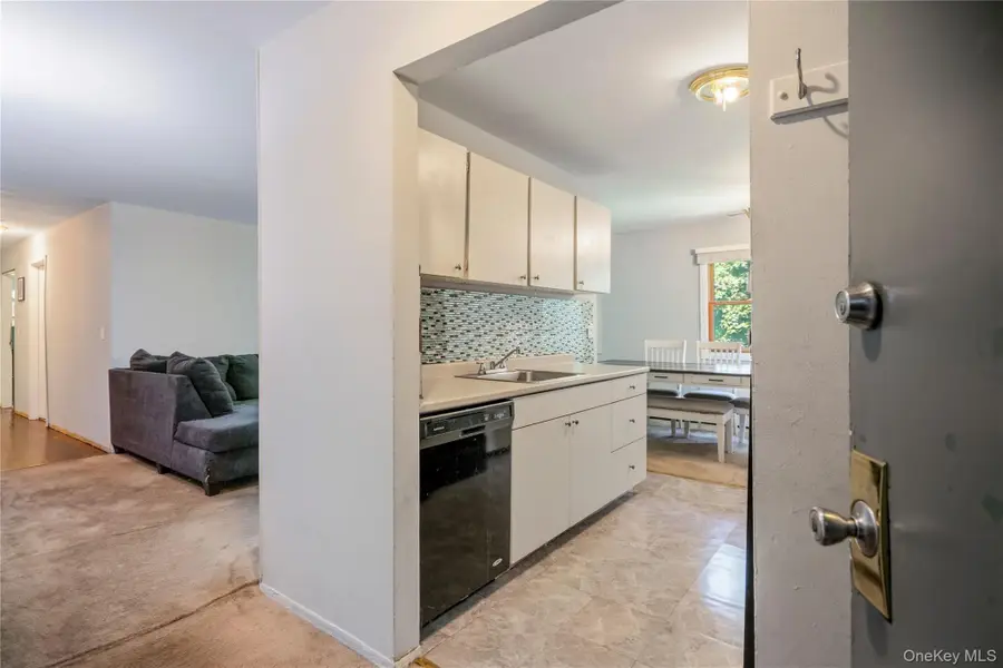 2453 Union #20B, Islip, NY 11751 - #2